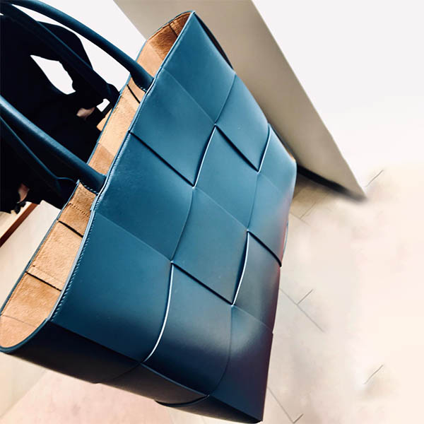 新色登場★ボッテガべネタ 偽物 カーフレザー ザアルコ トートバック 608608VB1K03116